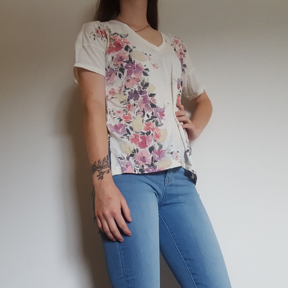 Floral V Neck T-Shirt